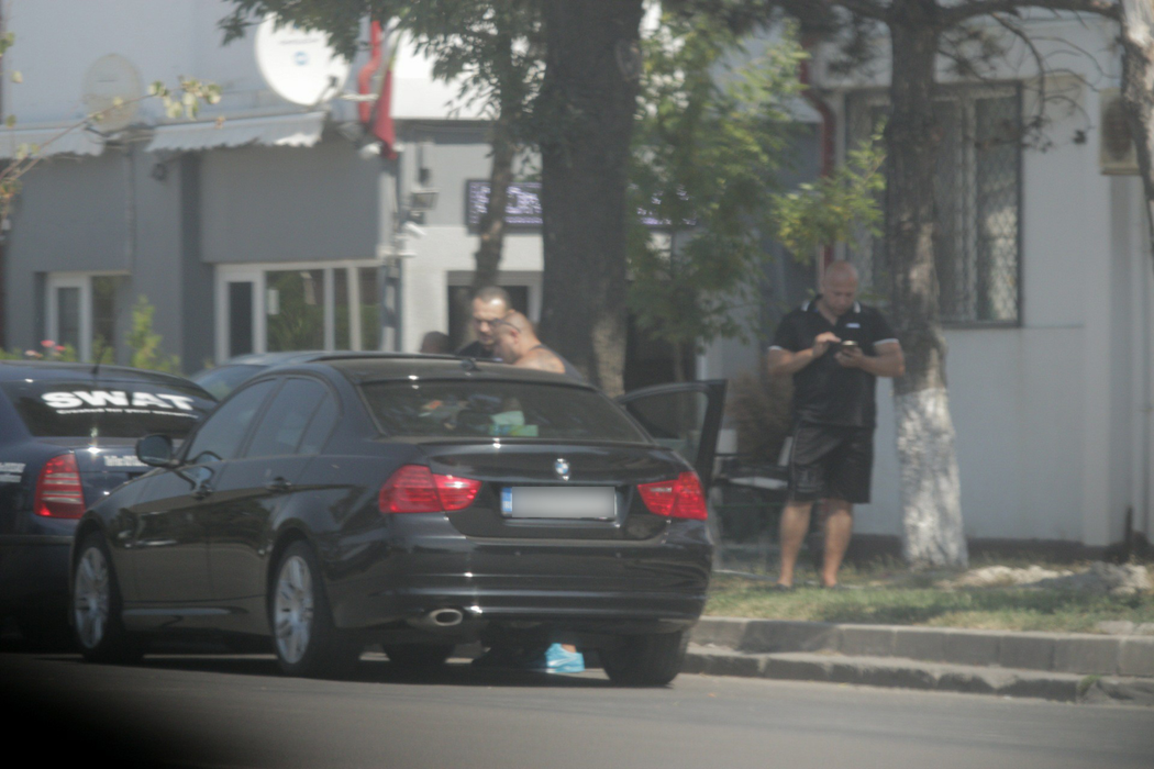 DANIEL CHIRAŞ este condus pe ultimul drum! Imagini LIVE de la înmormântarea „locotenentului” lui NUŢU CĂMĂTARU