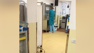 Imagini revoltătoare într-un spital din România! Asistentele mâncau semințe, în timp ce pacienții cereau ajutor