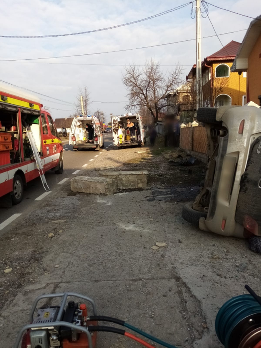 Grav accident de circulație în Suceava. O mașină a intrat într-un cap de pod, iar o persoană a decedat