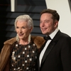 Mama lui Elon Musk dezvăluie că doarme în garaj când își vizitează fiul. De ce consideră acest lucru „un lux”