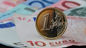  A crescut moneda euro. Cu cât se tranzacţionează luni