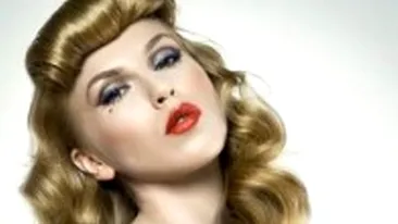 Corina creaza haos pe strazi! Piesa ei Munky Funky este sursa de inspiratie pentru tinerii care fac graffiti!