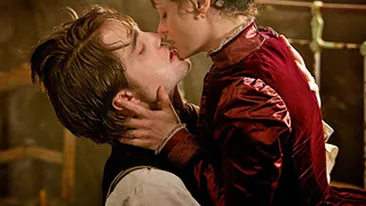 Robert Pattinson stie sa sarute foarte bine! Vezi cine a declarat asta!