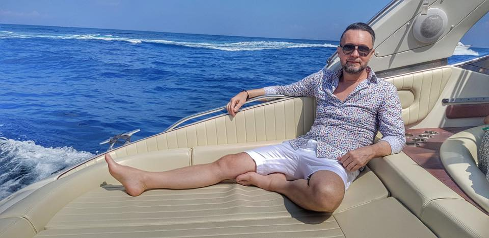 Cristian Borcea s-a refugiat cu Pelinel la Capri, alături de un celebru om de afaceri