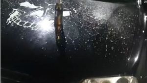 Și-a făcut praf mașina după ce a fost înșelat de iubită! Argeșeanul are dovezi: ”Am prins-o cu poze!”