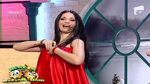 Deea Maxer s-a dezbracat in direct la TV! Razvan Simion a ramas interzis: "Fereasca Sfantul! Am ramas socat, m-am blocat!"