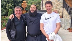 Gheorghe Hagi și Gică Popescu au plecat pe muntele Athos după ce Farul a luat titlul. “Felicitări pentru alegere”