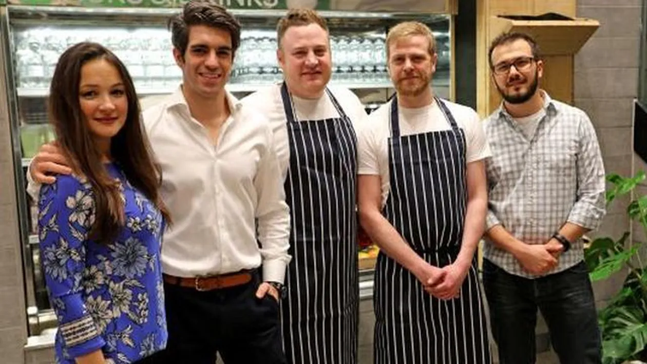 Românii care au revoluţionat industria alimentară din Londra! Află de ce e special restaurantul lor! 
  
