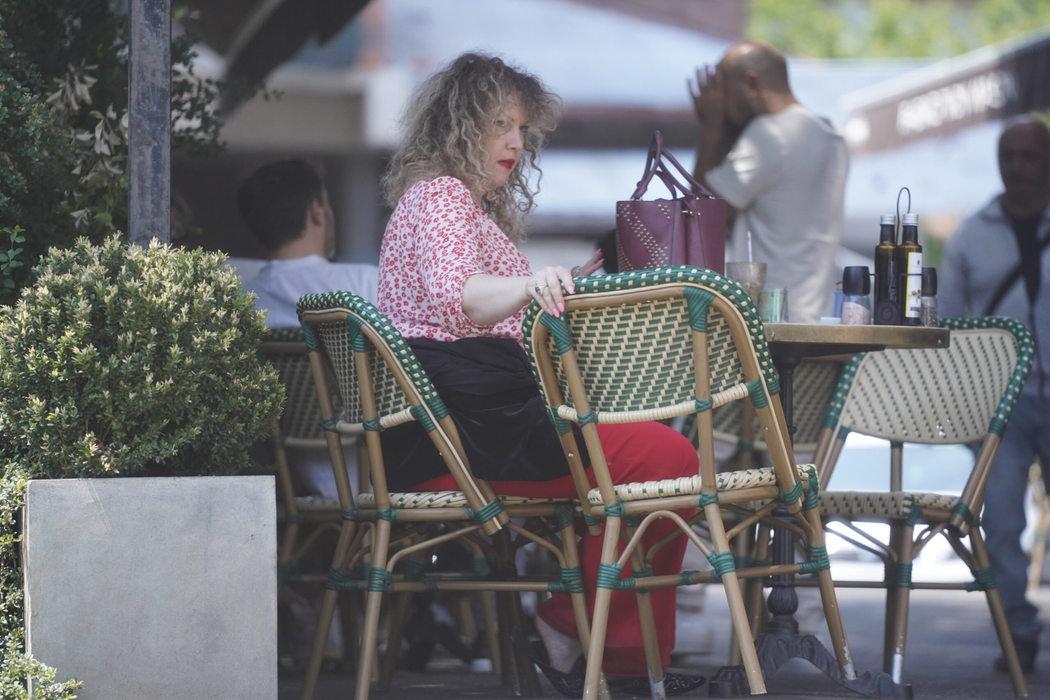Oana Lis, la terasă în ”Floreasca”, la un frappe (Foto: CANCAN.RO)