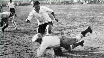 Uită de Maradona: povestea primului fotbalist care a înscris golul decisiv la Cupa Mondială, fără o mînă