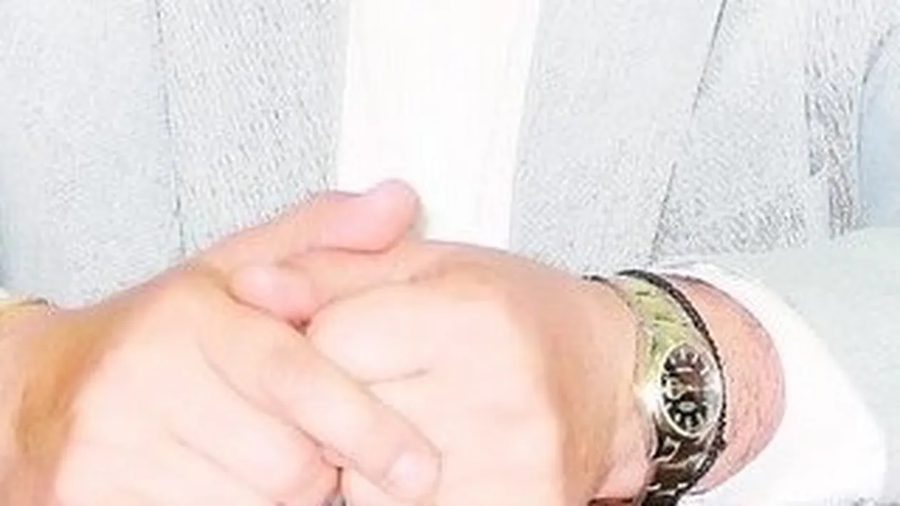 Nicolae Barbu, candidatul la Primaria Giurgiu, admite ca a facut striptease, dar intr-un cerc restrans