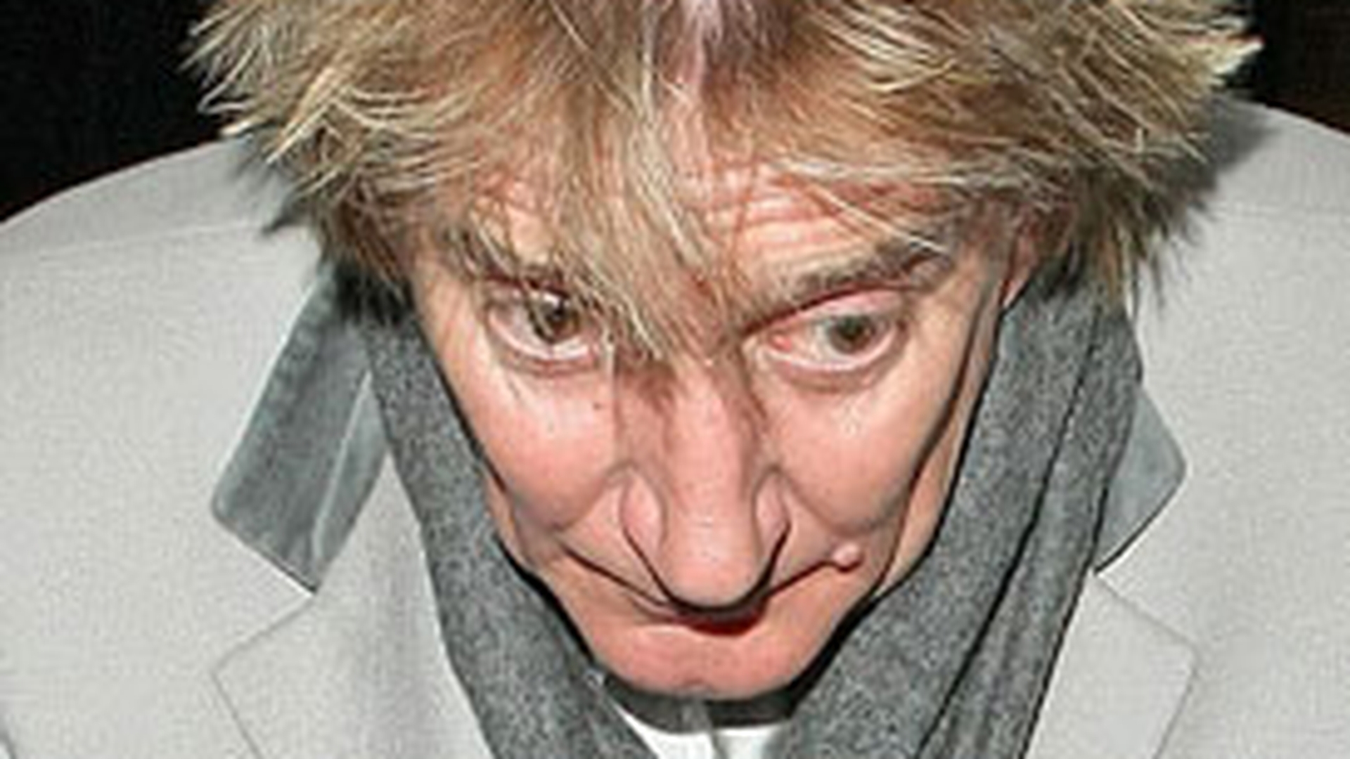 Rod Stewart se lauda cu parul