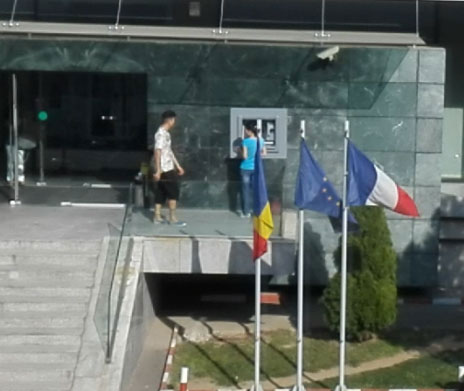 Tudor Chirilă a făcut ”blat” cu o angajată, pentru a scoate o sumă de bani de la bancomat!