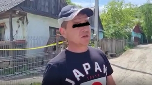 Șocant! Un bărbat și-a ținut fiul de 14 ani, mort, într-un sac de plastic, în cușca câinelui. Motivul este de-a dreptul halucinant