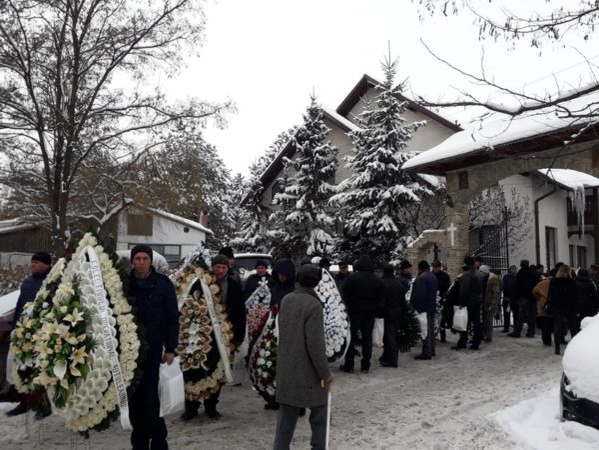 Gabriela Rîpan a fost condusă pe ultimul drum. Sute de oameni au venit să-și ia rămas-bun