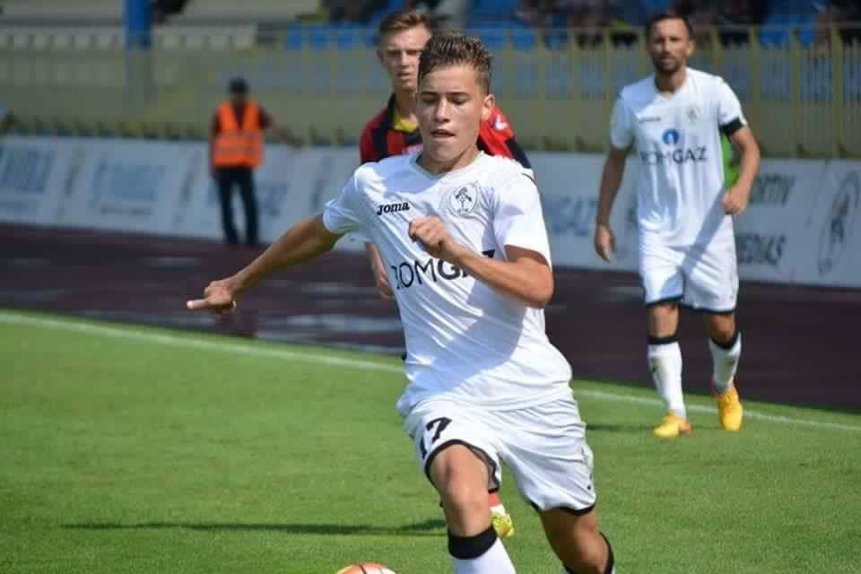 Ofertă de 100.000 de euro de la Gigi Becali pentru un fotbalist de 19 ani