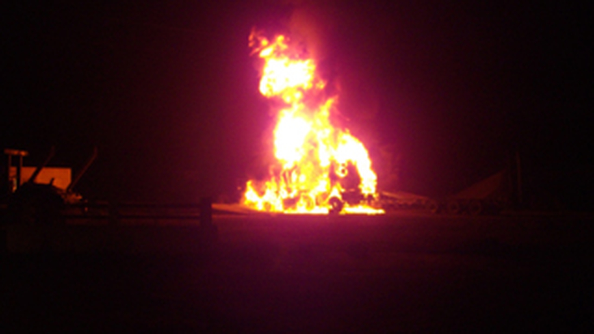 O cisterna cu bitum a luat foc pe DN1, in Sibiu!