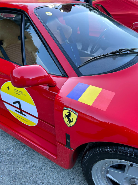 Piero și Romina participă cu un Ferrari de 4 milioane de dolari! Steagul României, la Dolomiti! 100 dintre cei mai bogați afaceriști ai lumii se bat în mașini de colecție