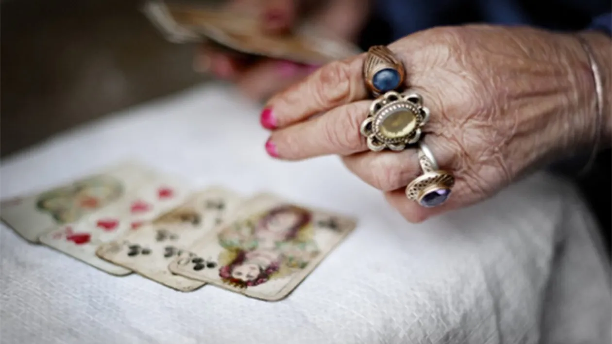 O româncă de 29 de ani s-a dat drept ghicitoare în Austria. Câți bani a făcut Anna din Viena în doar câteva luni