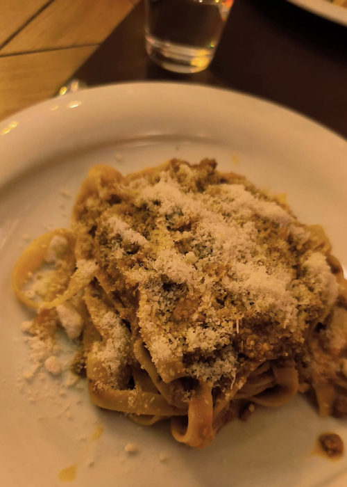 Check in | Cât am dat pe o porție de paste bolognese în Bologna?