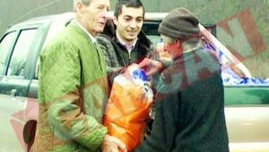 Regele Mihai a oferit cadouri saracilor