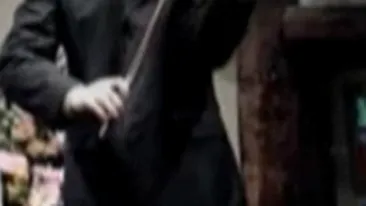 Un tanar violonist si-a luat viata dupa ce a fost filmat sarutandu-se cu iubitul sau