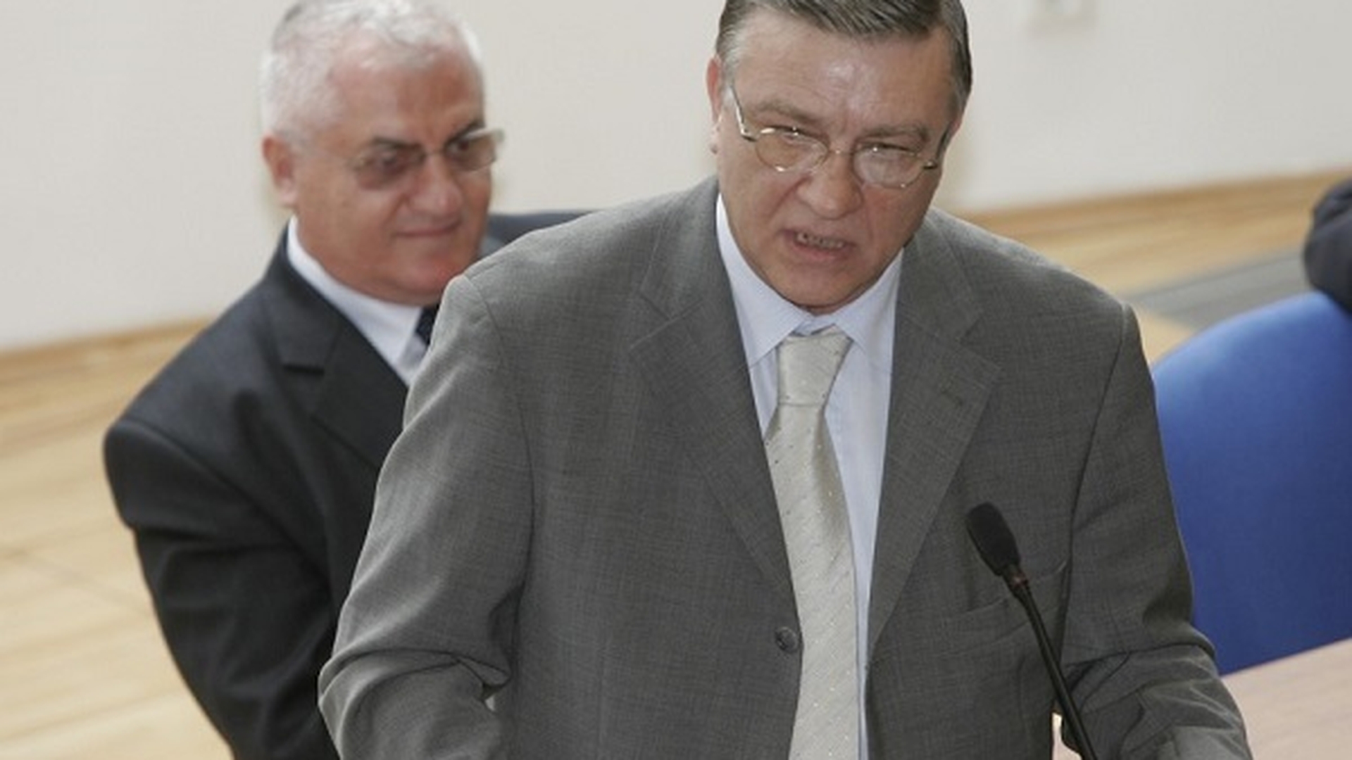 S-a pronunţat sentinţa! MIRCEA SANDU şi DUMITRU DRAGOMIR, condamnaţi la...