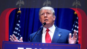 Adevărata față a lui Donald Trump. Cum arată președintele SUA fără autobronzant și implant de păr? Șocant cel puțin!