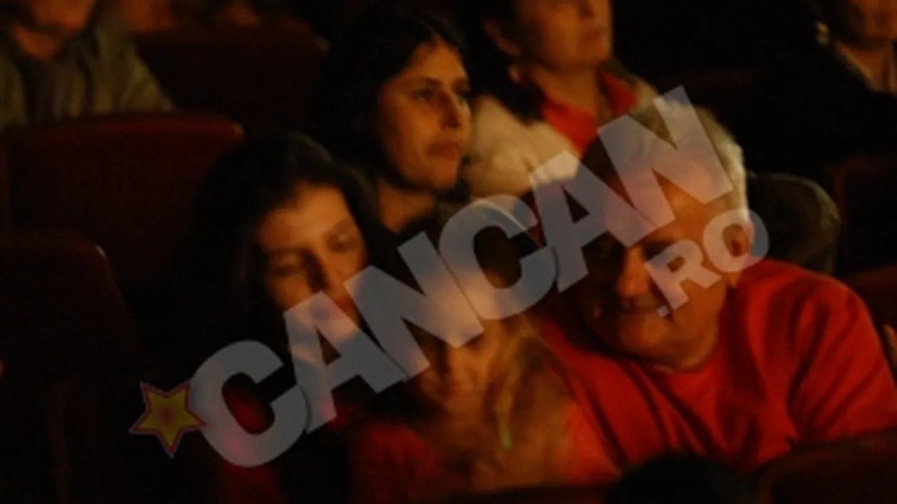 VIDEO Prima seara in oras cu familia, dupa divort! Irinel, Monica si Irina au fost la teatru!