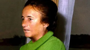 Ce poreclă rușinoasă avea Elena Ceaușescu. Motivul: Nu purta niciodată lenjerie pe sub rochii sau fustițe