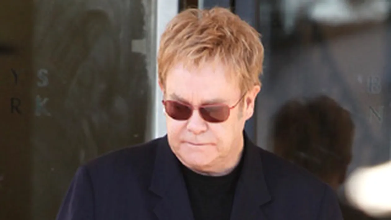 Elton John: Cand ma drogam voiam cat mai multa cocaina