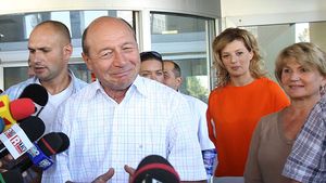 Primele declaratii ale lui Traian Basescu despre nasterea nepoatei sale: "Seamana cu mine. S-a grabit sa iasa"