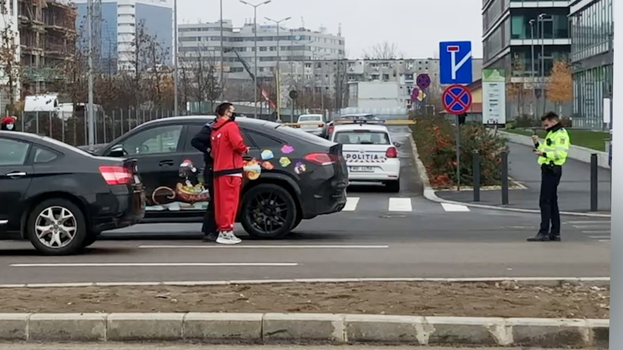 Polițiștii de la Rutieră l-au oprit pe Dorian Popa pentru a face poze cu el