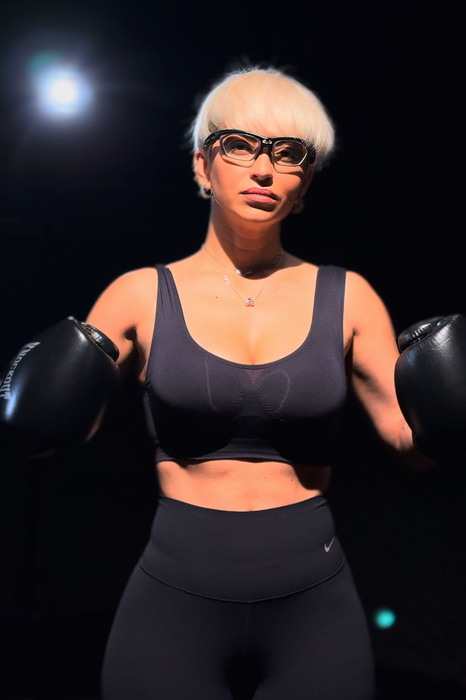 Giulia Anghelescu, participant la HELL Boxing Kings din partea Romaniei