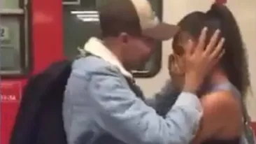 (VIDEO) Regăsire emoţionantă după 24 de ani. Doi frați adoptați din România s-au întâlnit pentru prima oară