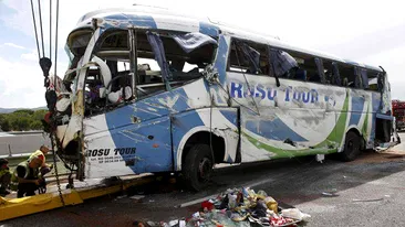 Cel puţin 21 de persoane au murit. Tragedie in Turcia: un autobuz a derapat si s-a rasturnat pe o autostrada