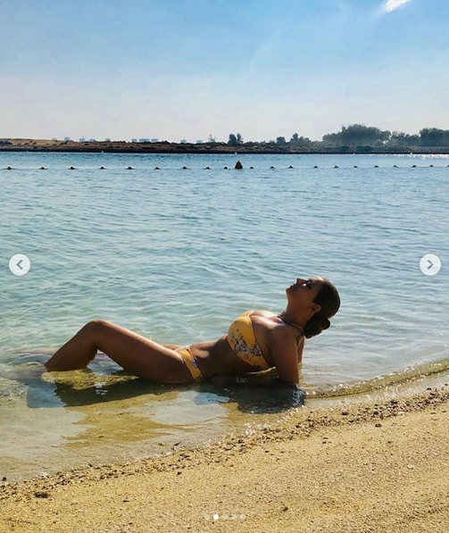 Anamaria Prodan a făcut senzație într-un costum de baie sexy, care i-a evidențiat posteriorul tunat. Vedeta e împreună cu soțul ei, Laurențiu Reghecampf