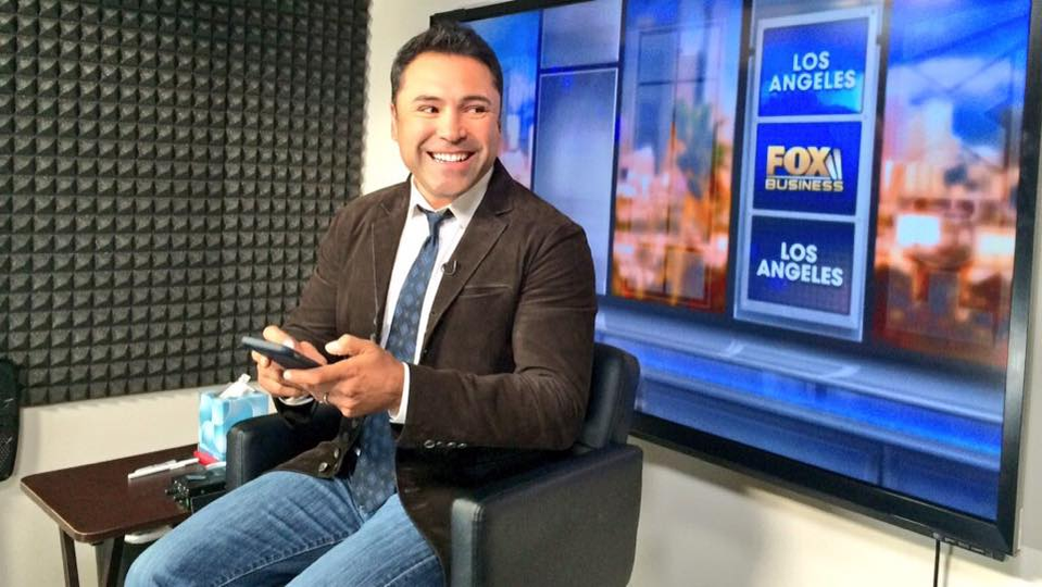 Compania lui Oscar de la Hoya se obligă să-i organizeze lui Mihai Nistor mai multe lupte pe an, cu bursă de meci