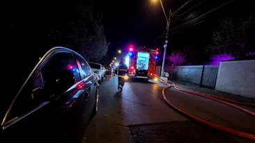 Incendiu în sectorul 5 al Bucureștiului. Patru case au fost cuprinse de flăcări