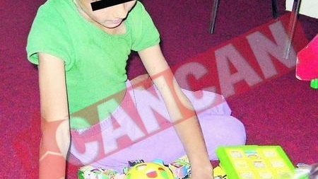 La puscarie, dupa ce si-a legat copilul in lanturi