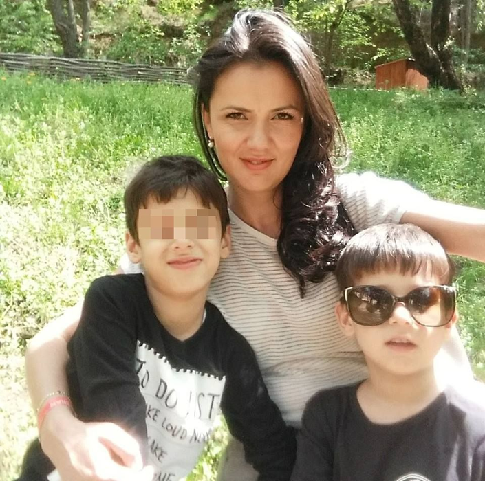 Femeia de care a divorţat Mădălin Voicu este mai bogată decât politicianul! Frumoasa pictoriţă l-a iubit 16 ani