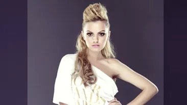 Care crezi ca a fost cel mai penibil moment pentru Alexandra Stan in timpul unui concert?