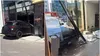 Accident bizar în Galați! Soția unui fost ministru a intrat cu mașina într-o bancă. O femeie a ajuns la spital