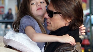 Credeai că numai Moni nu şi-a văzut fetiţa de câteva luni? Tom Cruise n-a mai trecut pe la Suri de 4 luni!