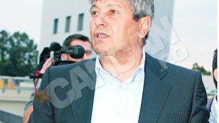 Mircea Lucescu, operat de acelasi chirurg care a realizat si interventia la nivelul plamanilor cantaretului Leo Iorga