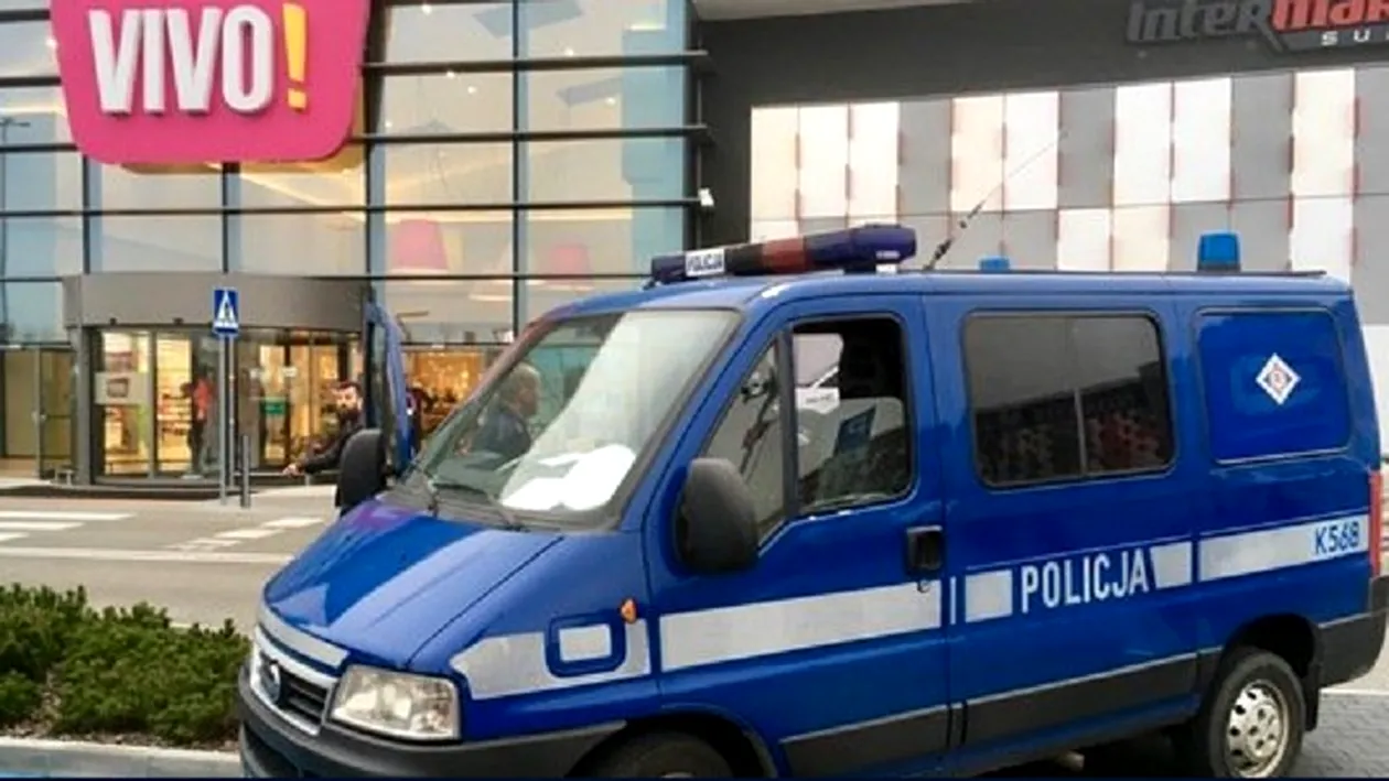 VIDEO / Atac sângeros în Polonia! Un bărbat a înjunghiat mai multe persoane într-un mall: un mort, cel puţin ŞAPTE răniţi