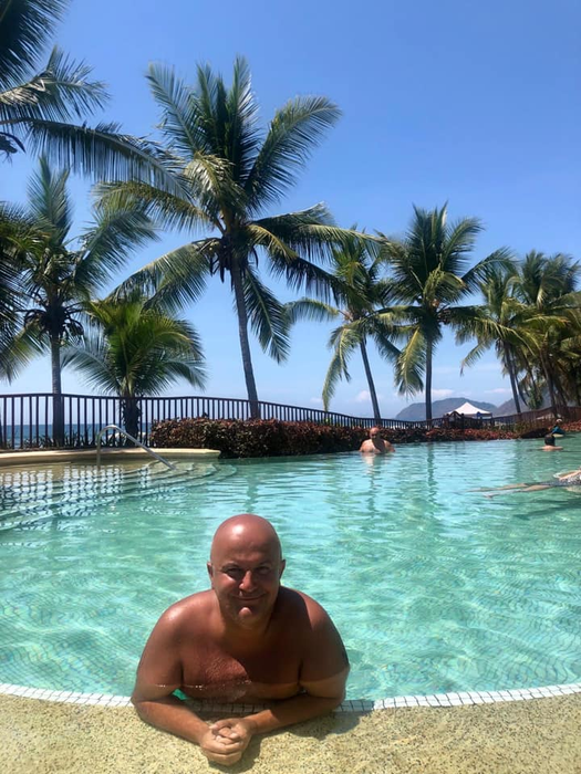 Axinte de la Vacanța Mare și-a făcut liposucţie și a slăbit 10 kilograme. Primele imagini cu actorul Florin Petrescu după intervenție