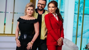 Iulia Vântur, schimbare de look radicală. A renunțat la blond și s-a tatuat: “Brunetă, cu părul scurt și tatuaje”
