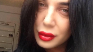 După ce a recunoscut că e homosexual, ADI CONSTANTIN uimeşte din nou! Cum a apărut la petrecerea Viva