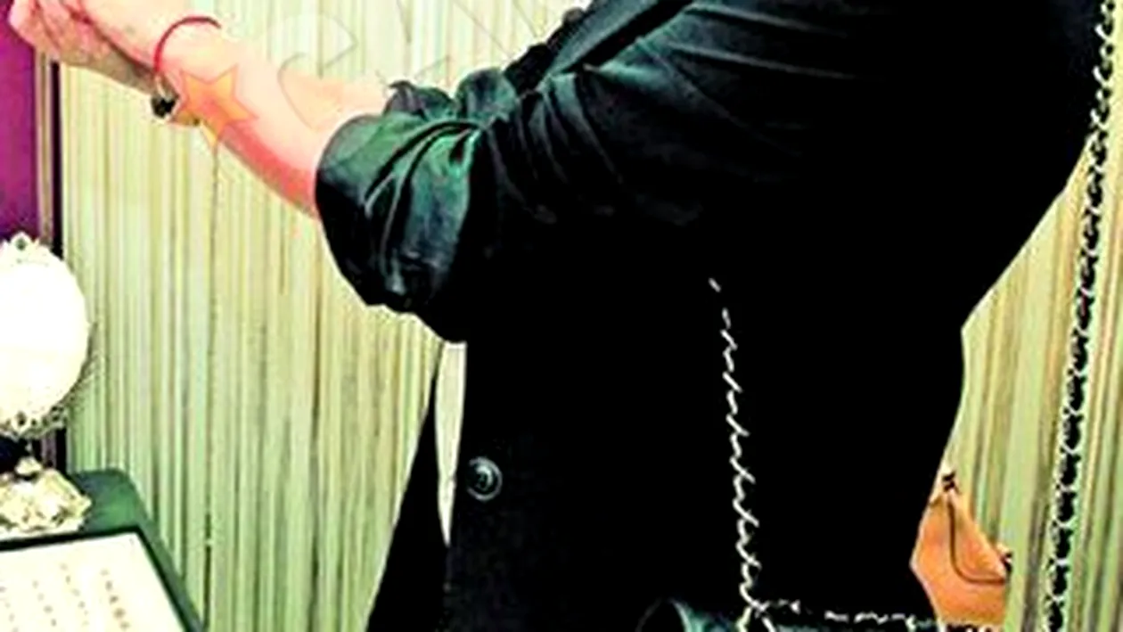 Marina Dina a probat o verigheta 3D! Se viseaza mireasa